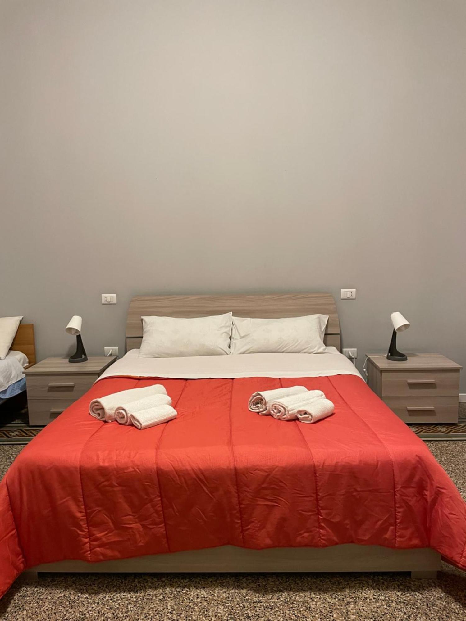 100 Passi Al Massimo Hotell Palermo Exteriör bild